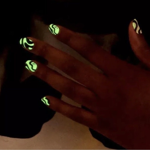 Color Street Feeling Fab-boo-lous Retired Nail Art Design Nail Strips - Picture 8 of 10